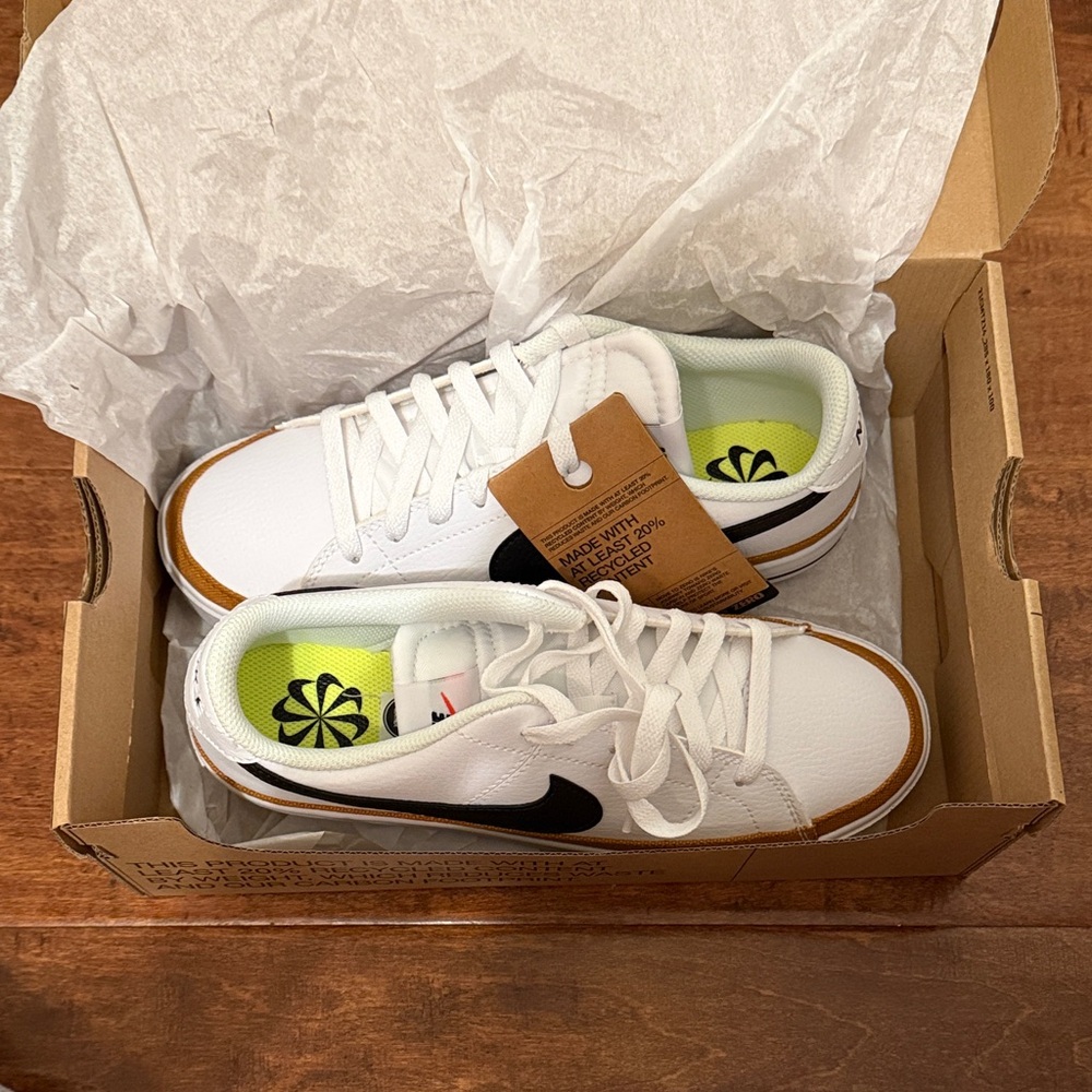 Women’s Nike Court Legacy (White/Black- Desert Ochre)